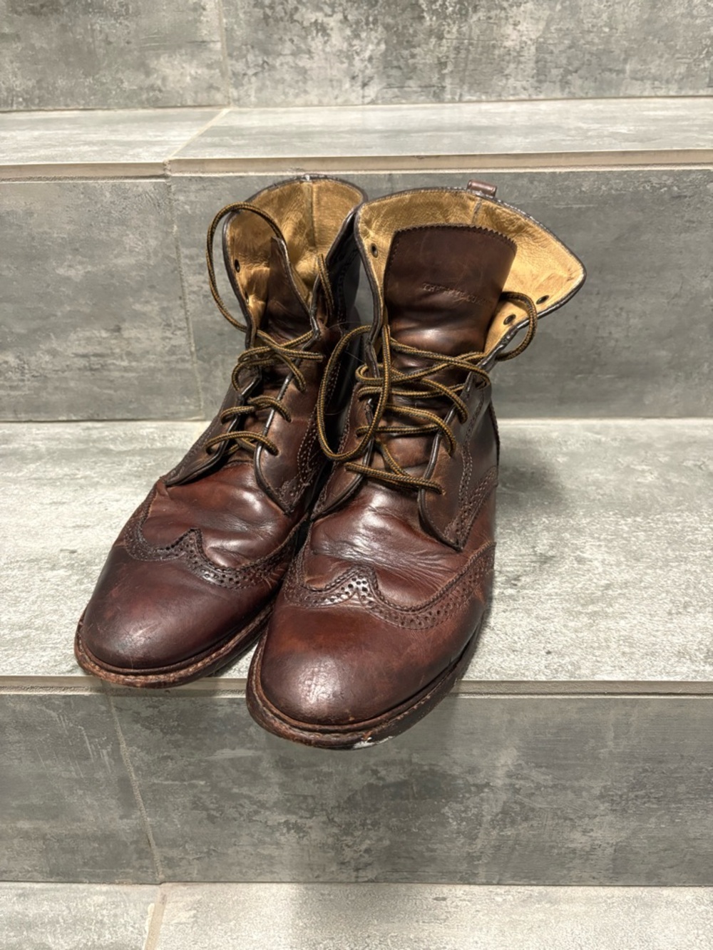 Frye James Lug Wingtip Leather Lace up Boots Men Size 9.5B Brown Ankle 76001
